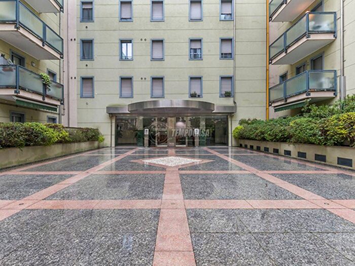 Appartamento monolocale in affitto in Viale Zara, Istria, Milano