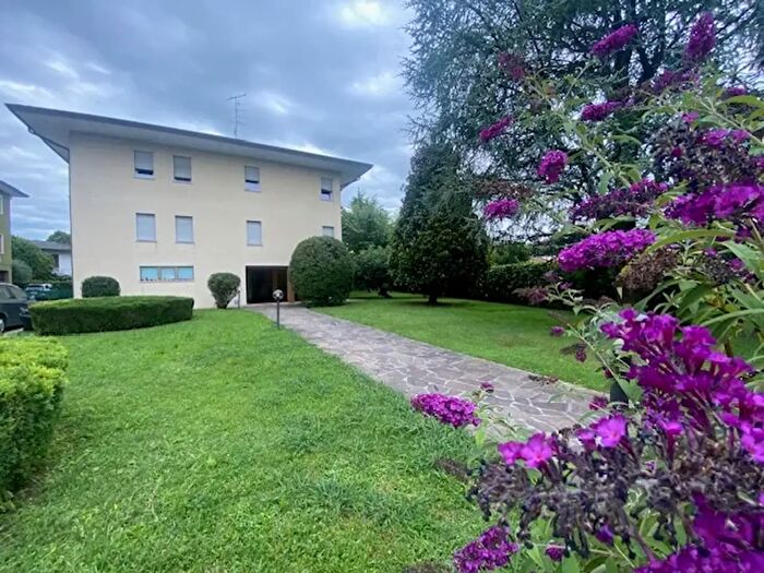 Appartamento con 5 locali in affitto in Via Vittorio Alfieri, Quinto Vicentino