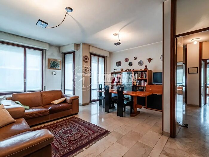 Appartamento quadrilocale in vendita in Viale delle Rimembranze di Lambrate, Milano