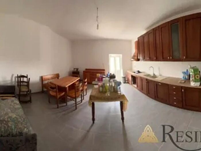 Casa quadrilocale in vendita in Via Cesare Battisti, Santo Stefano Di Sessanio