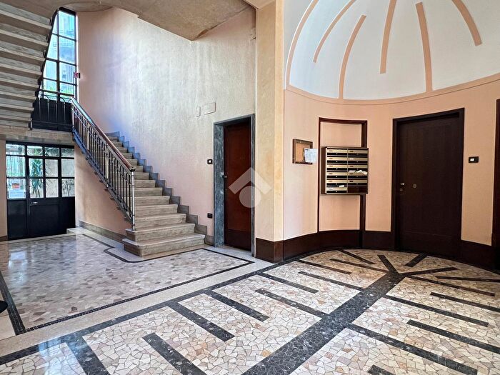 Appartamento trilocale in vendita in Via Aleardo Aleardi, Milano