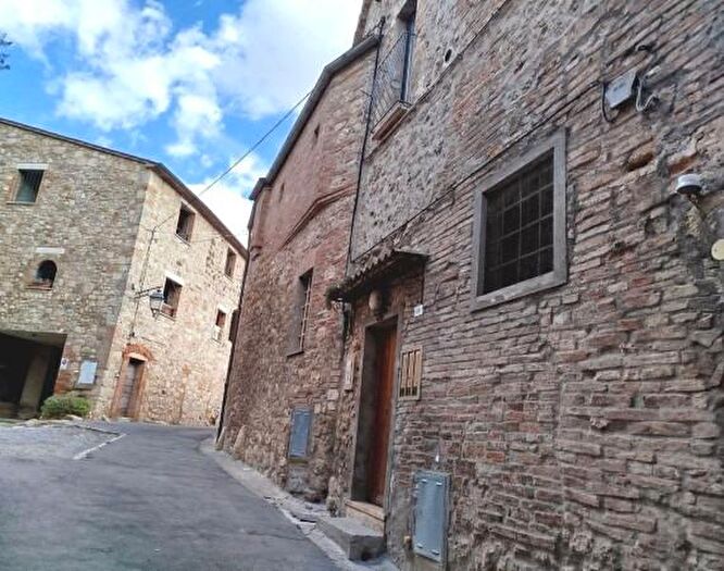 Appartamento trilocale in vendita in Via Campo dei Fiori, Sarteano