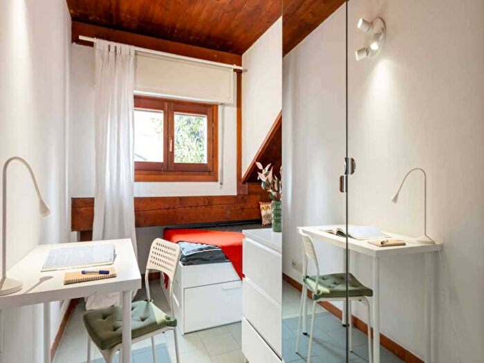Appartamento con 6 locali in affitto in Via Jacopo della Quercia, Monte Rosa Lotto, Milano