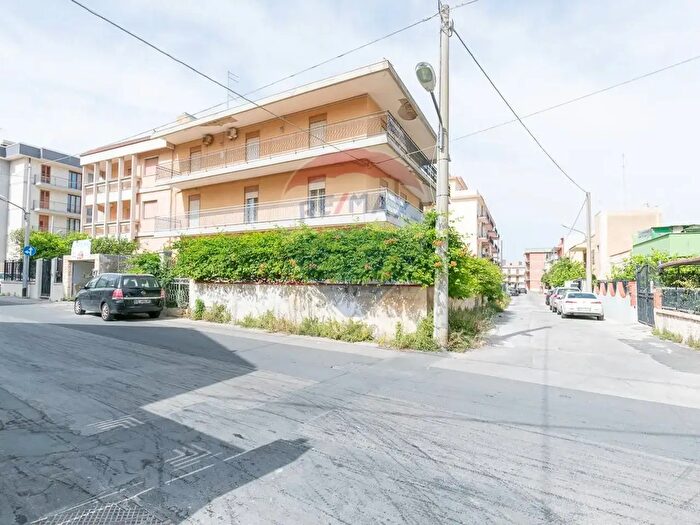 Appartamento con 7 locali in vendita in Via Danimarca, Siracusa