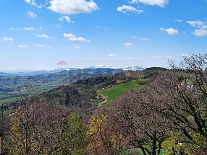 Appartamento con 5 locali in vendita in Via Secondaria Ponente, Mondaino