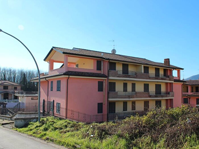 Casa quadrilocale in affitto in Dugenta