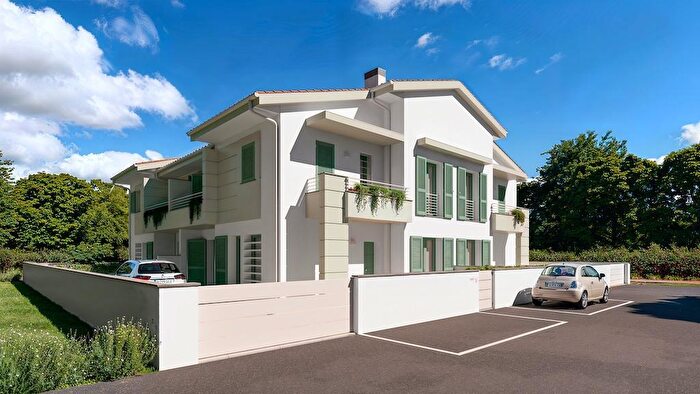 Casa con 7 locali in vendita in Pontedera