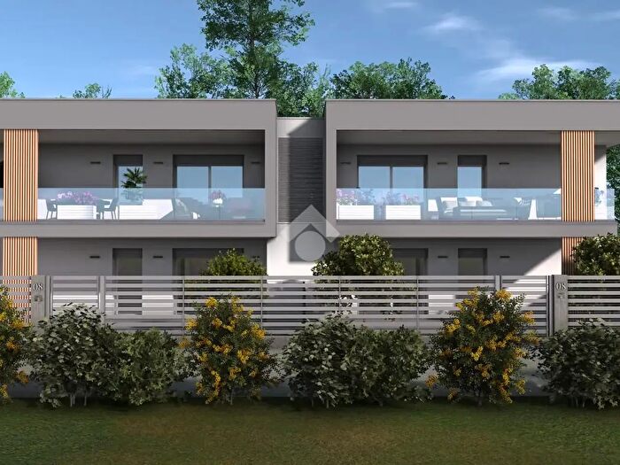 Appartamento quadrilocale in vendita in Via a M Ceriani, Uboldo