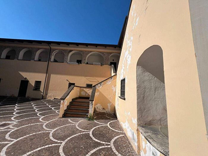 Appartamento trilocale in affitto in Via Firmio Leonzio, Zona Industriale San Leonardo, Salerno