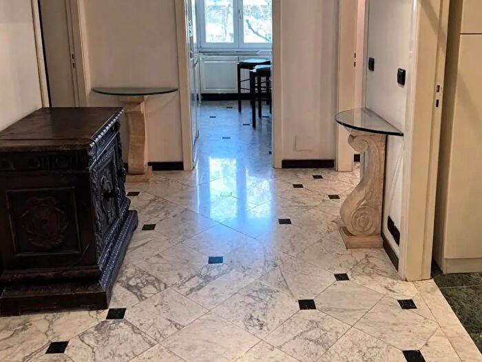 Appartamento con 5 locali in vendita in Parma