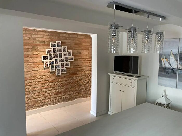 Casa con 7 locali in vendita in Fano