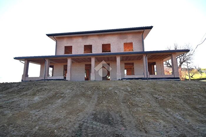 Casa con 12 locali in vendita in Via Coriano, San Clemente