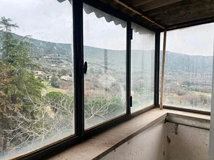 Appartamento trilocale in vendita in Via del Centenario, Lugnano In Teverina