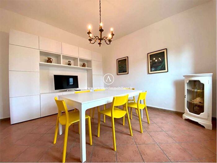 Appartamento quadrilocale in affitto in Via Adua, Pietrasanta