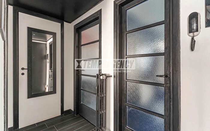 Appartamento bilocale in vendita in Via Modica, Milano