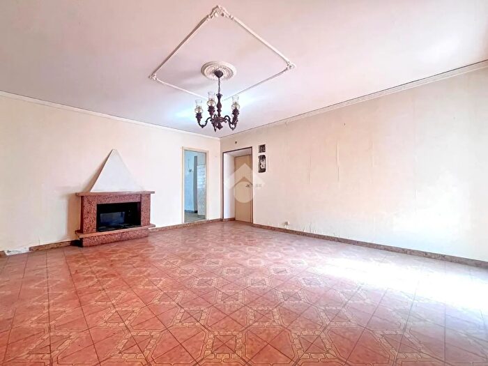 Appartamento con 5 locali in vendita in Via Umberto, Vejano