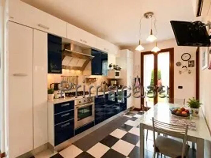 Casa con 5 locali in vendita in Via Giovanni Falcone, San Martino Buon Albergo