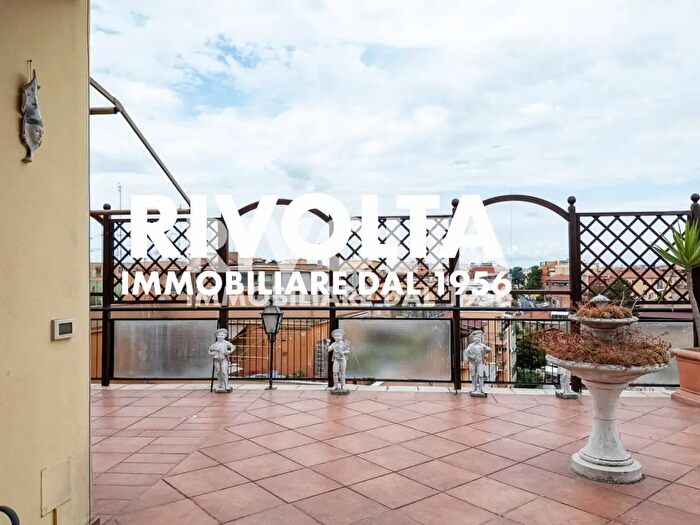 Appartamento con 6 locali in vendita in Via Cardinale Caprara, Roma