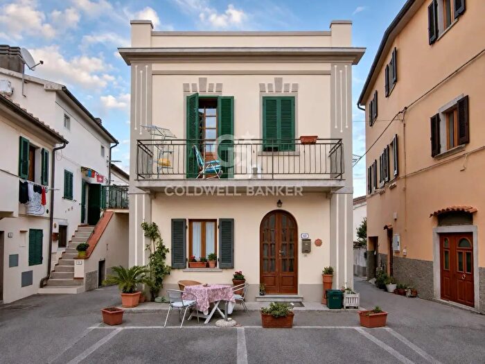 Casa con 5 locali in vendita in Piazza Maggiore Gadani, Campo Nell'Elba