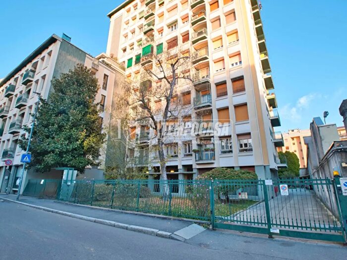 Appartamento trilocale in vendita in Novara