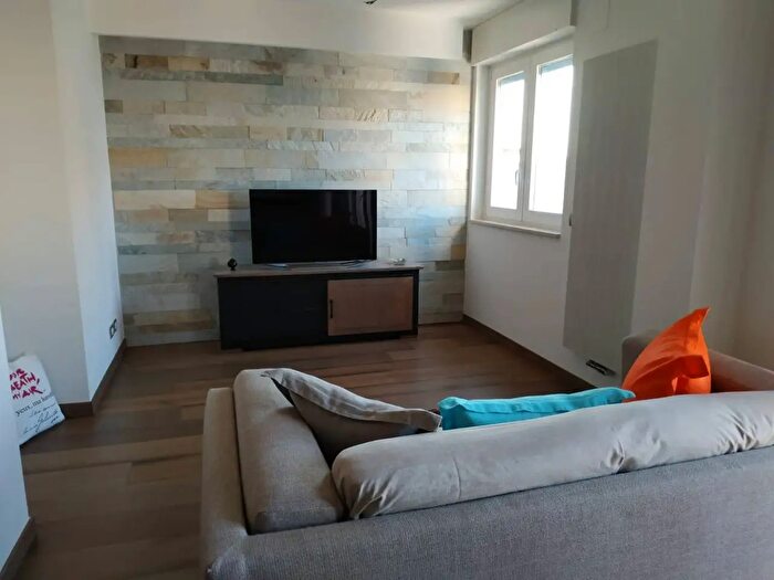 Appartamento trilocale in affitto in Bari