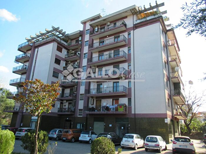 Appartamento con 5 locali in vendita in Via Corrado Alvaro Traversa Via Repaci Rende, Rende