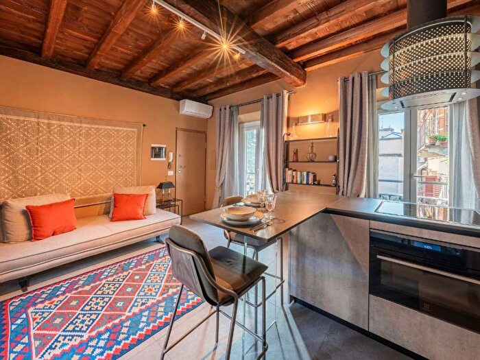 Appartamento bilocale in affitto in Via Severino Capsoni, Centro Storico, Pavia