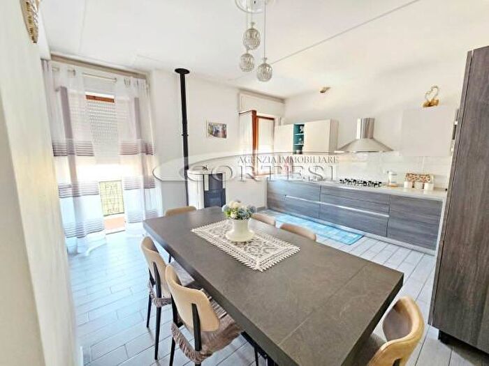 Appartamento con 6 locali in vendita in Via del Cosmo, Umbertide