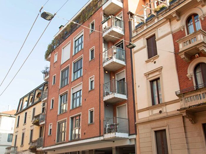 Appartamento monolocale in affitto in Via Vignola, Bocconi, Milano