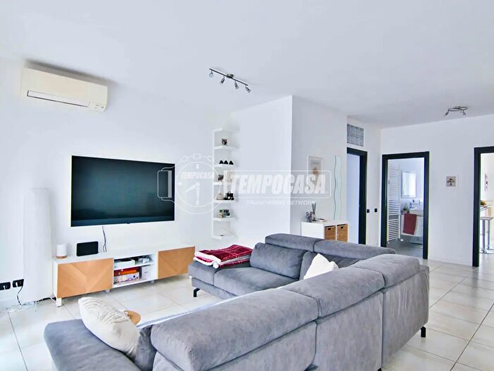 Appartamento trilocale in vendita in Novara