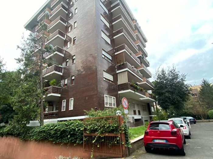 Appartamento monolocale in affitto in Via del Serafico, Tintoretto, Roma