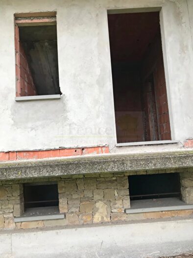 Casa con 6 locali in vendita in Via Presanella, Castel Goffredo