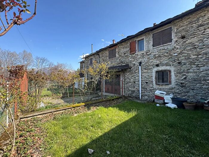 Casa con 5 locali in vendita in Via Erasca, Paesana