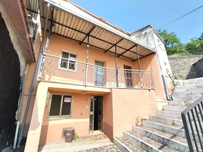 Casa con 7 locali in vendita in Villa Celiera