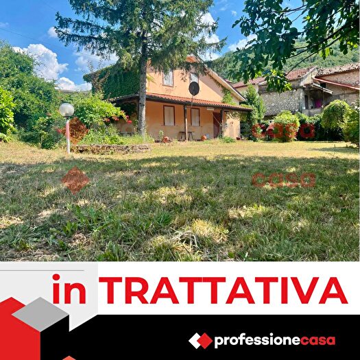 Casa quadrilocale in vendita in Via Fontana, Torre Cajetani