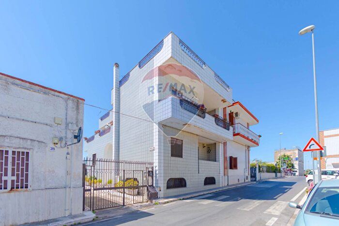 Casa con 7 locali in vendita in Vico XIII Macchie, Bari