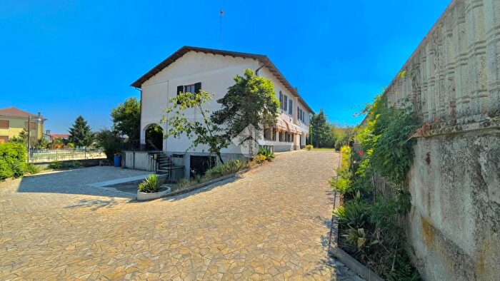 Appartamento con 5 locali in vendita in Via Circonvallazione, Predosa