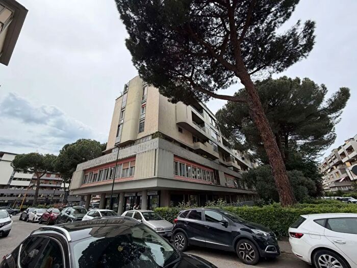 Appartamento quadrilocale in vendita in Viale Europa, Firenze