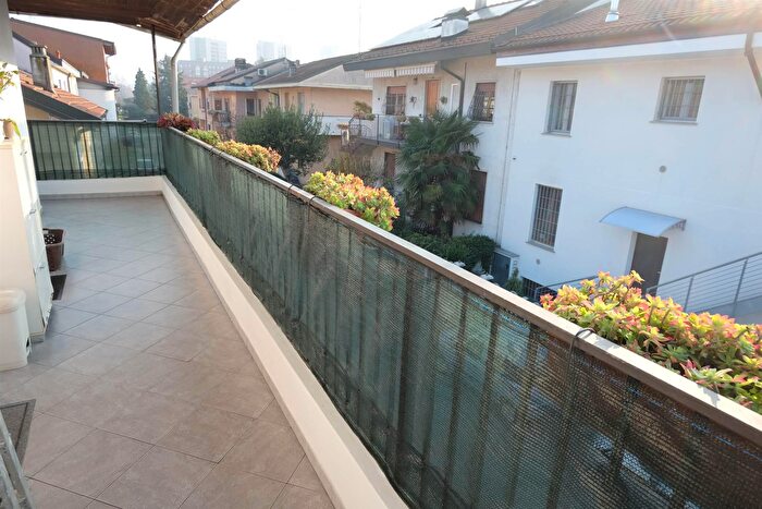 Case in Vendita e in Affitto - 3