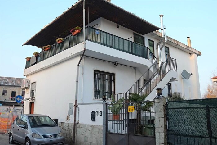 Appartamento con 5 locali in vendita in Via Cardinale Pietro Maffi, Milano