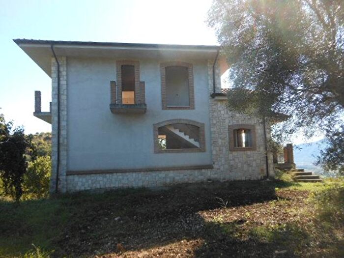 Casa con 7 locali in vendita in Via Tramonti, Pietravairano