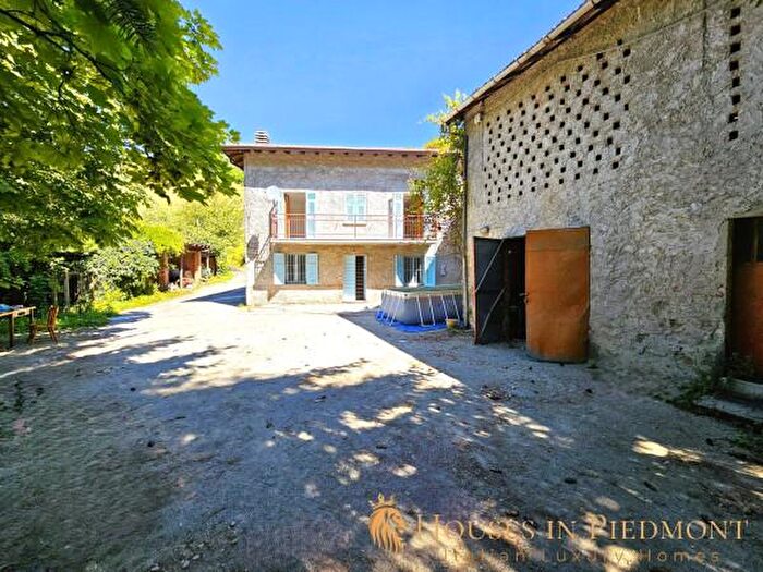 Casa con 6 locali in vendita in Rocca Grimalda