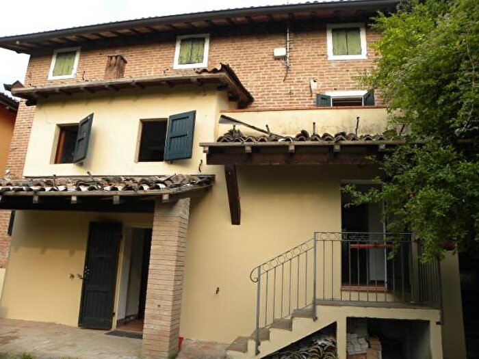 Casa con 6 locali in vendita in Albinea