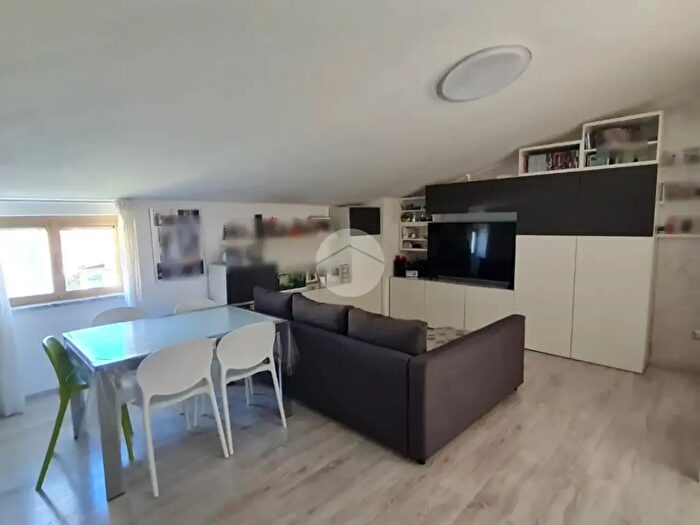 Appartamento trilocale in vendita in Via Andrea Sinno, Pellezzano