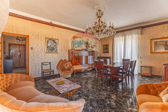 Appartamento con 5 locali in vendita in Via Anita Garibaldi, Bari