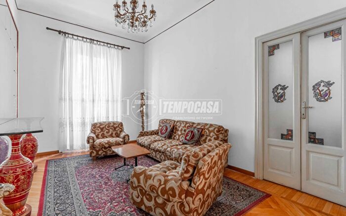 Appartamento con 5 locali in vendita in Viale Tibaldi, Milano