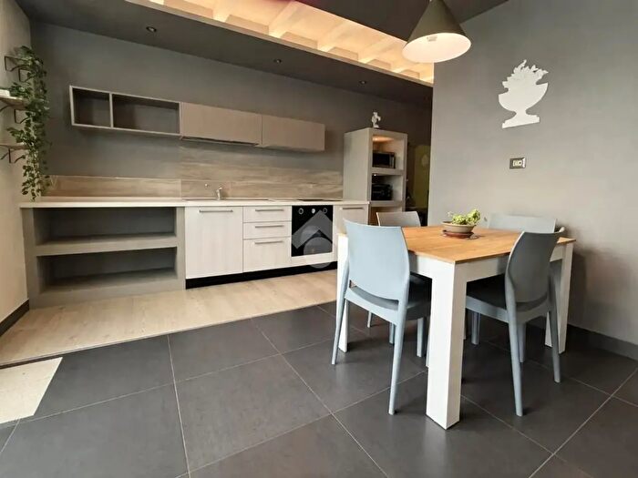 Appartamento trilocale in vendita in Strada per Offlaga, Manerbio