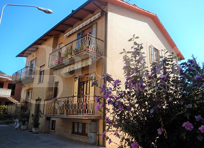 Appartamento con 5 locali in vendita in Via Perugina, Gubbio