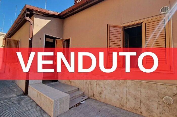 Casa quadrilocale in vendita in Via Leonardo da Vinci Andria Andria Zona Pineta Via Trani Villa, Andria