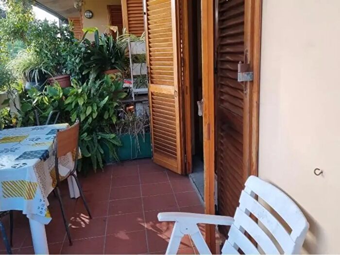 Appartamento con 5 locali in affitto in Massa